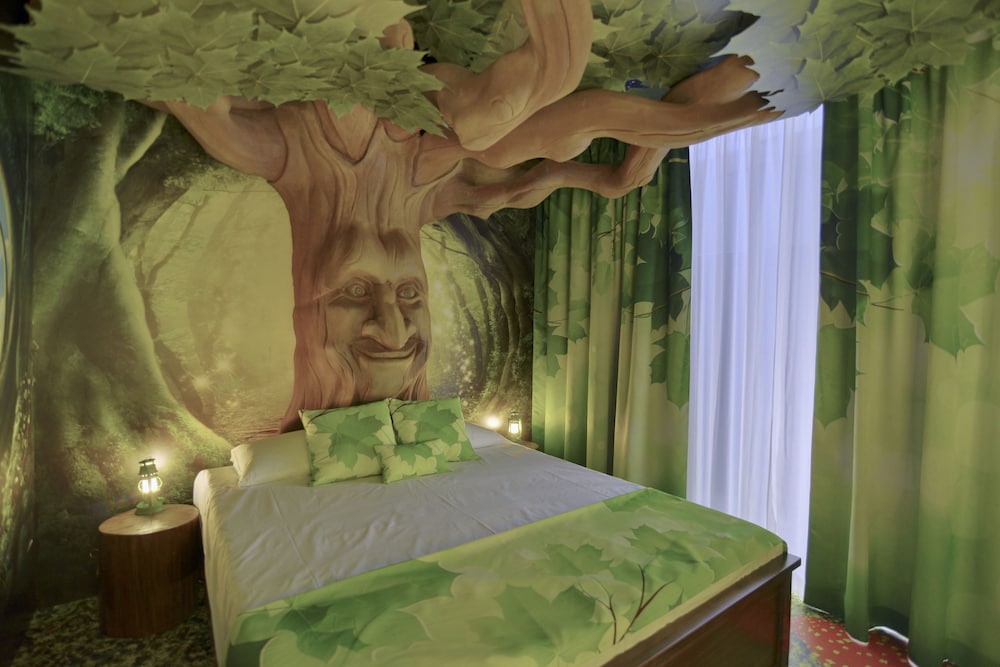 Room (Enchanted Forest Room) - Photo 3