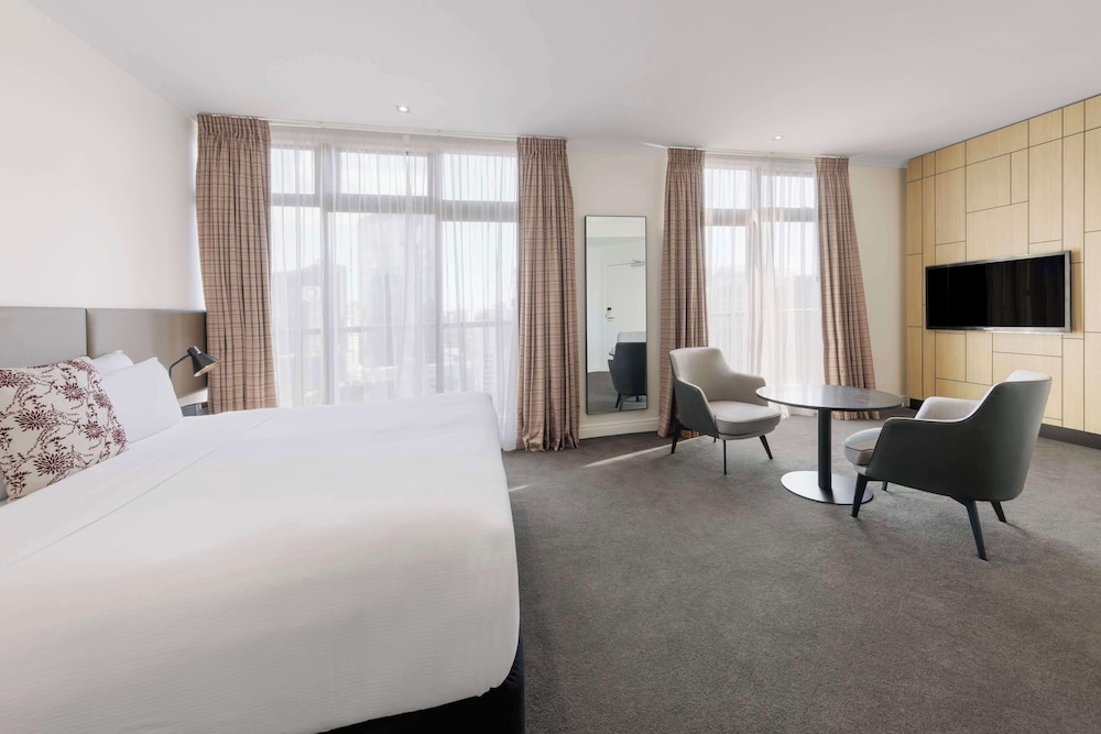 Premier Guest Room with City View - Photo 2