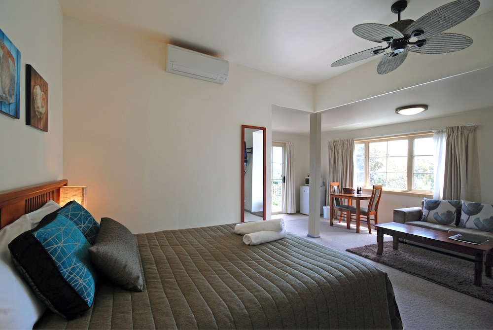 Riverview Suite photo 3