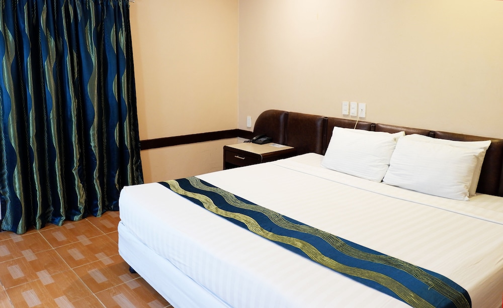 Deluxe Room - Photo 9