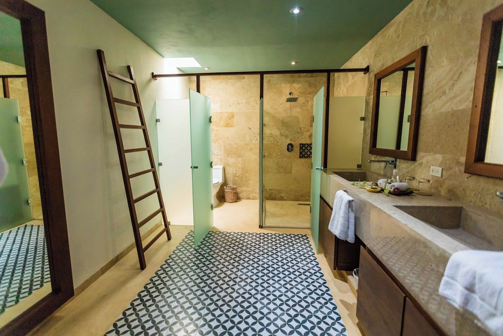 Superior Room, Balcony, Partial Sea View photo 2