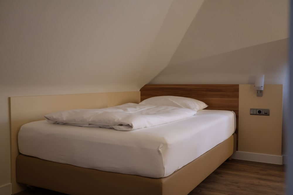 Classic Single Room