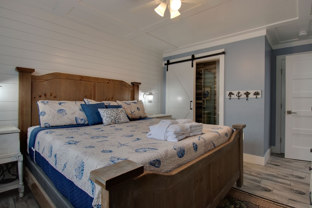 Premier Condo, 2 Bedrooms