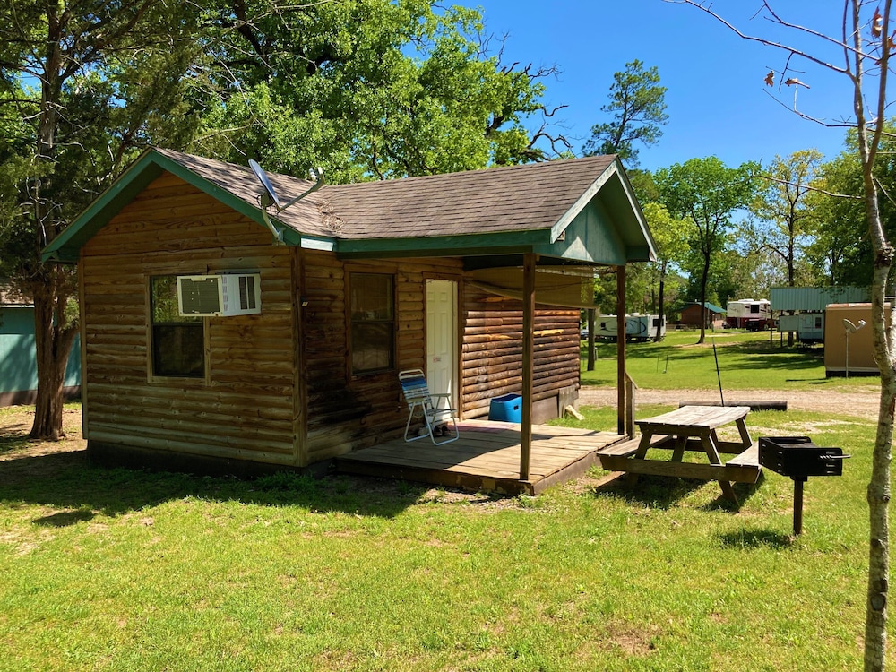 Cabin photo 2
