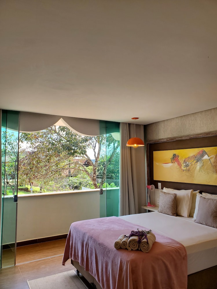 Deluxe Double Room - Photo 9