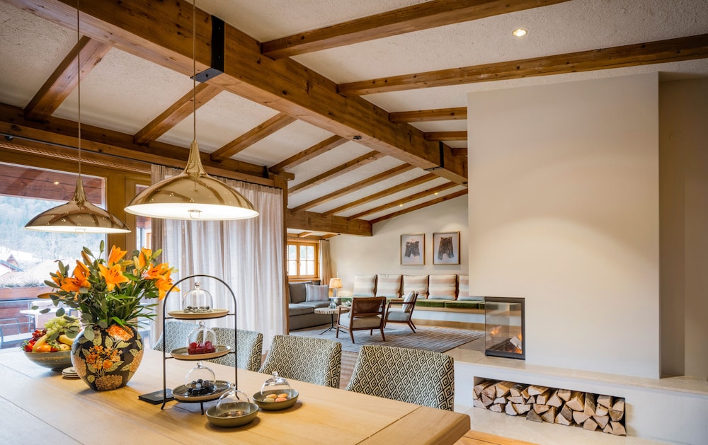 Presidential Suite, Hot Tub, Garden Area photo