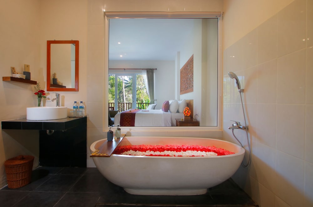 Junior Suite, Balcony, Pool View - Photo 2