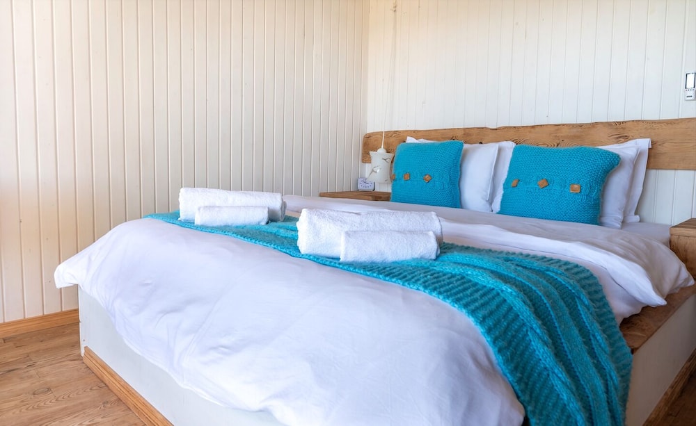 Club Tree House, 1 Queen Bed, Kitchen, Valley View photo 1