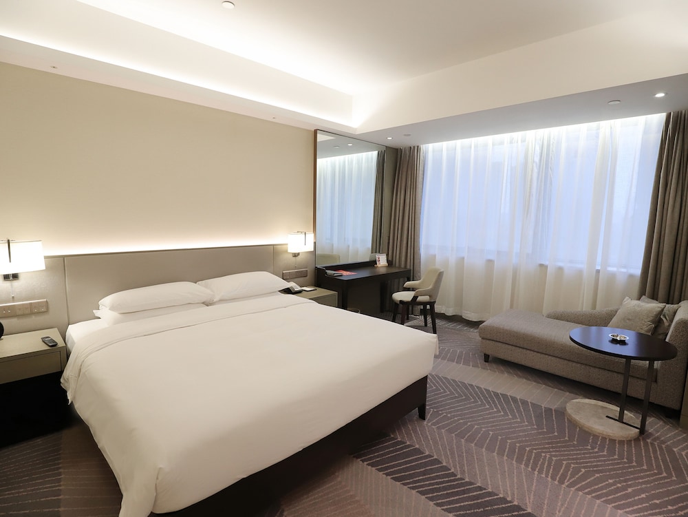 King Bed Club - Photo 3