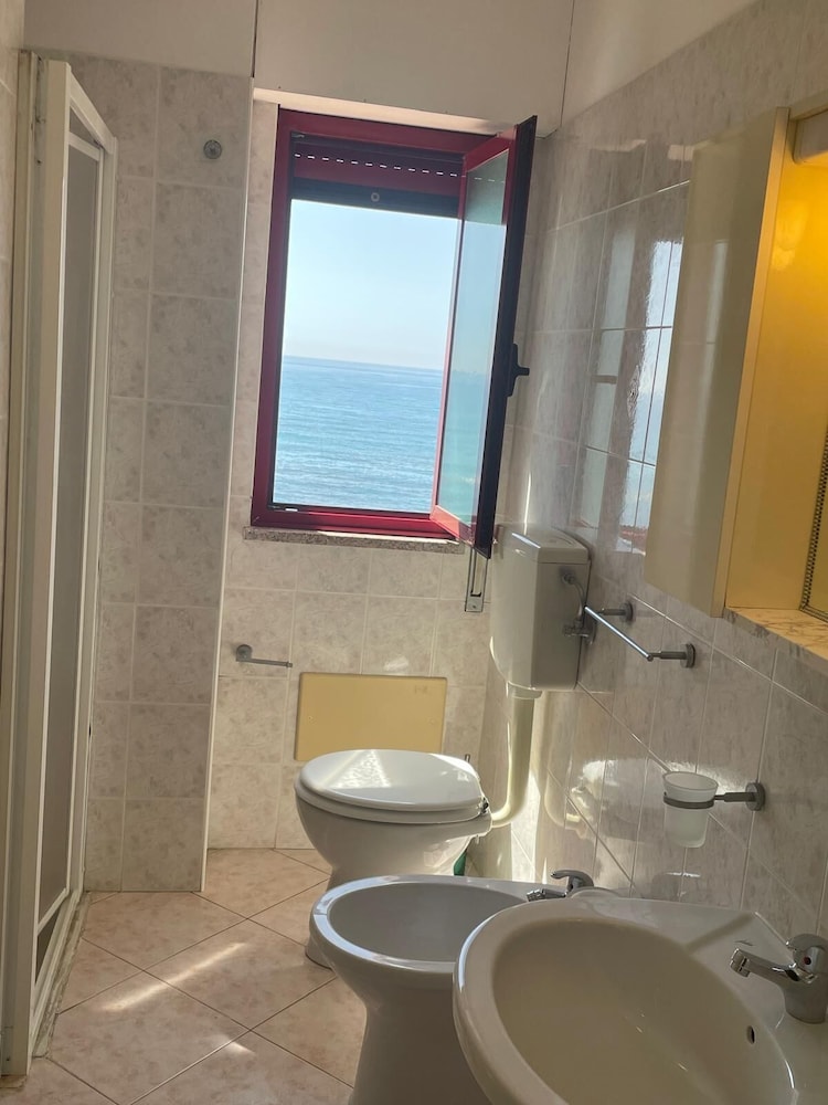 Superior Room, Balcony, Beach View photo 2