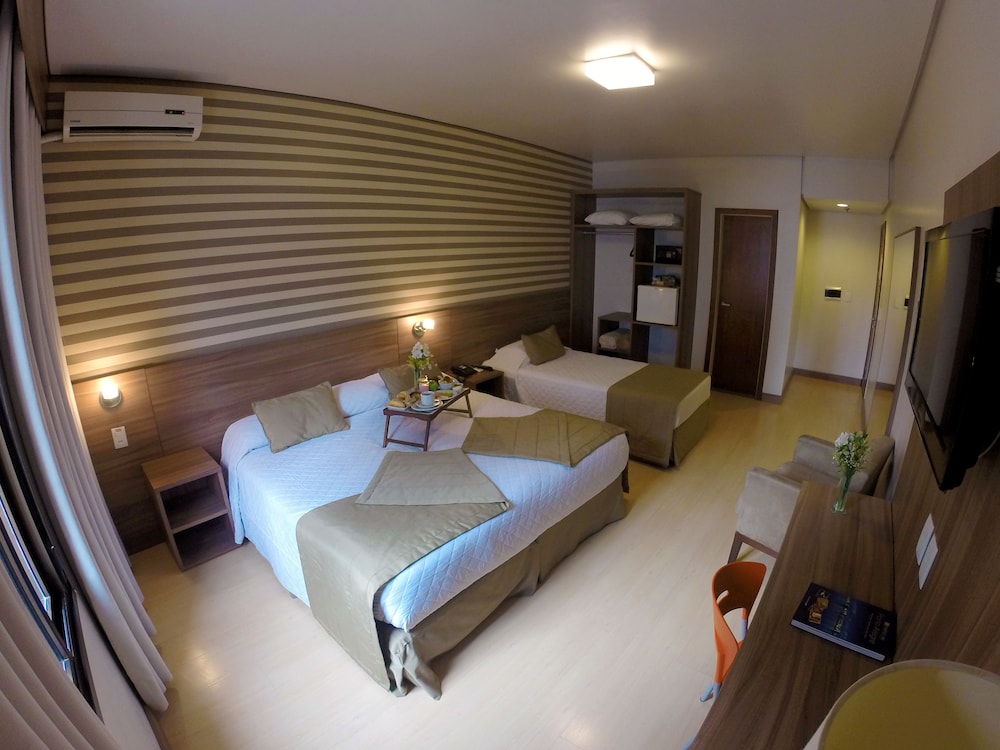 Suite - Photo 3