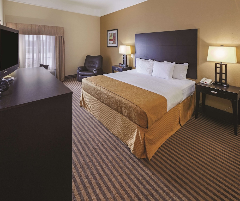 Room, 1 King Bed, Non Smoking - Photo 1