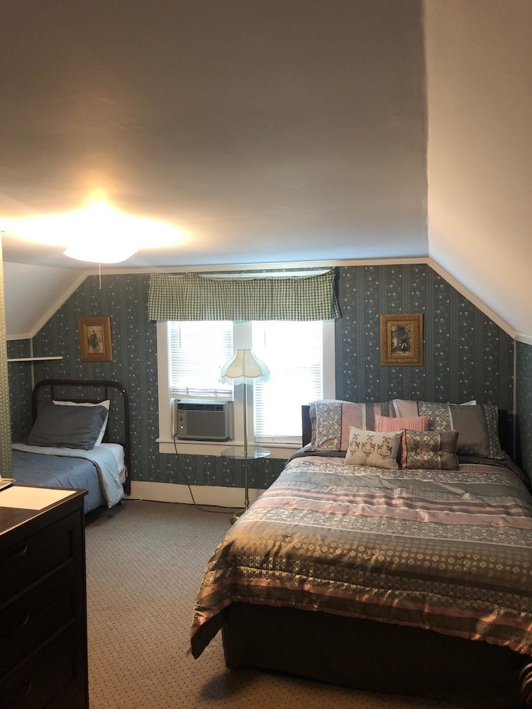 Main Building Gwendolyn Room photo 1