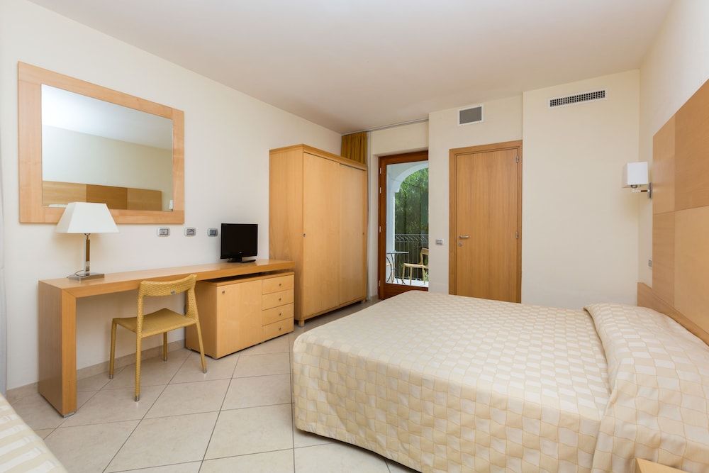 Comfort Triple Room photo 2
