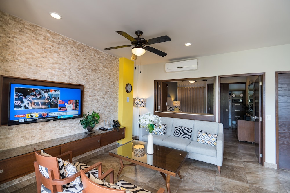 Luxury Penthouse, 1 Bedroom, Mountain View