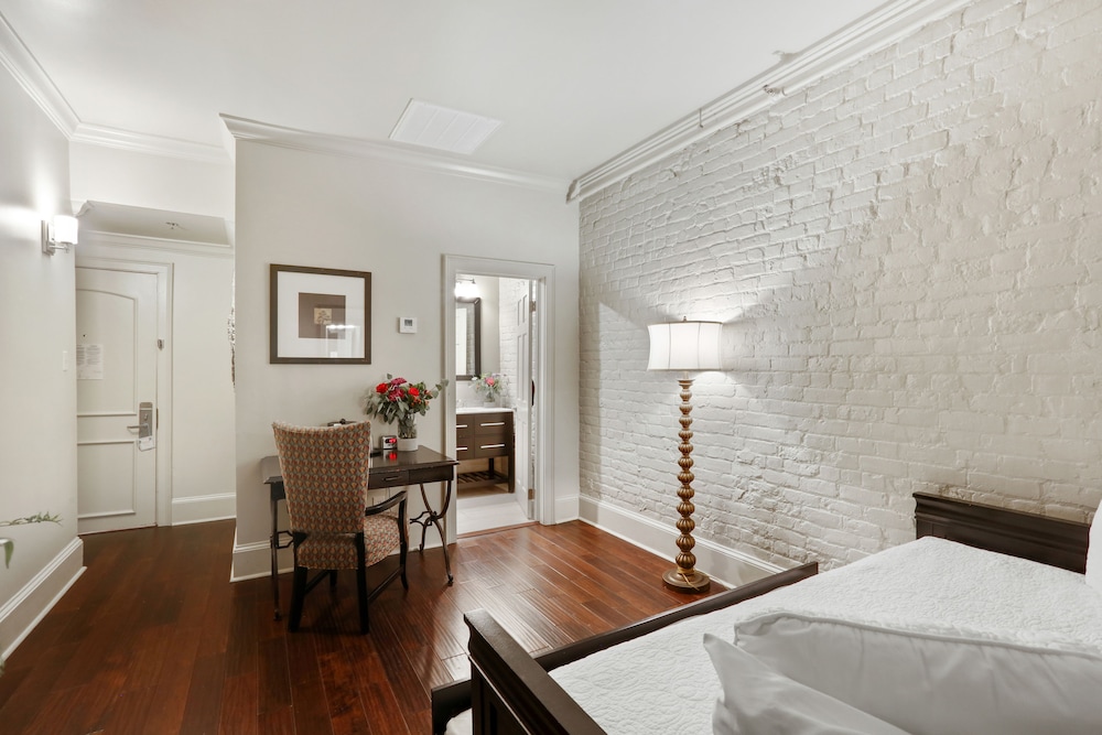 King Suite - Photo 5