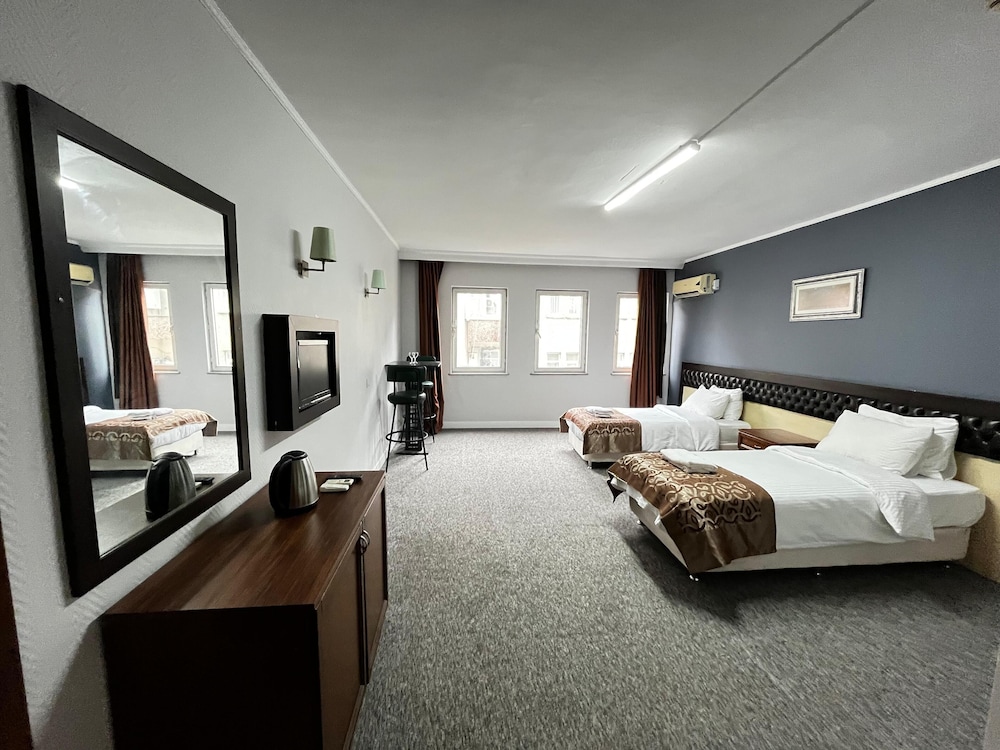 Economy Twin Room photo 1