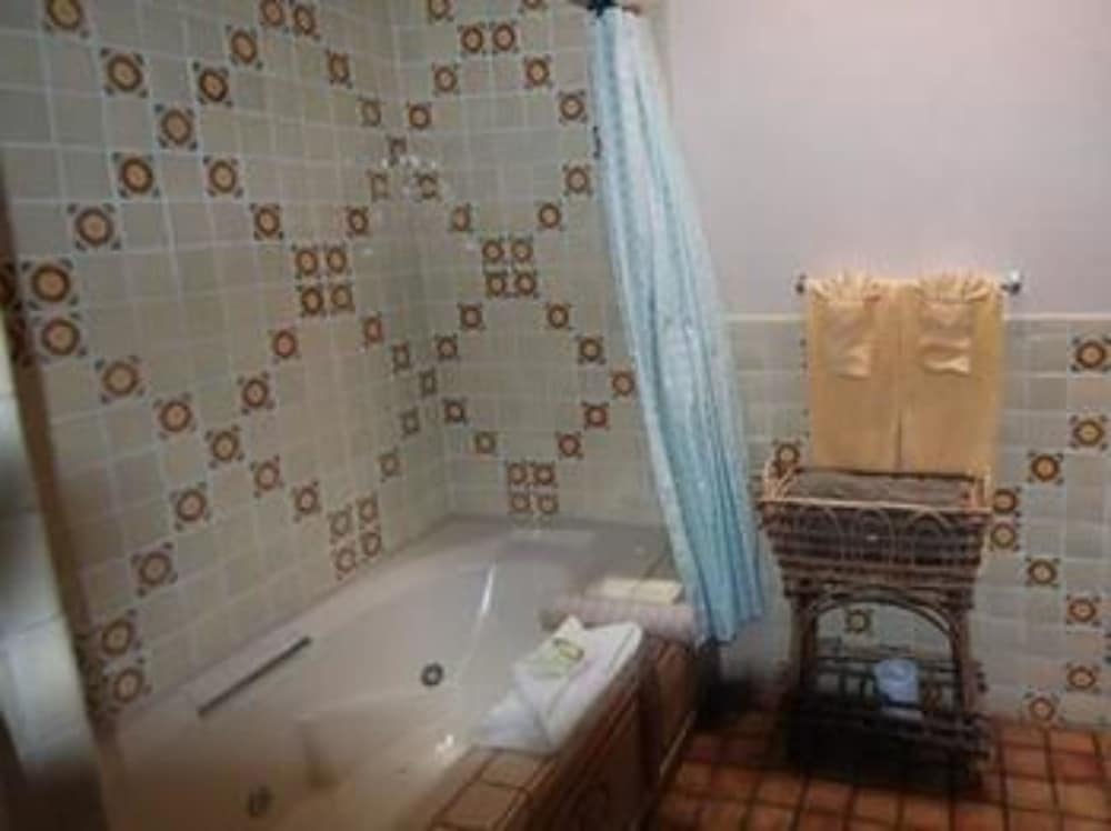 Luxury Room, Ensuite (Luxury Suite - two queens) photo 2