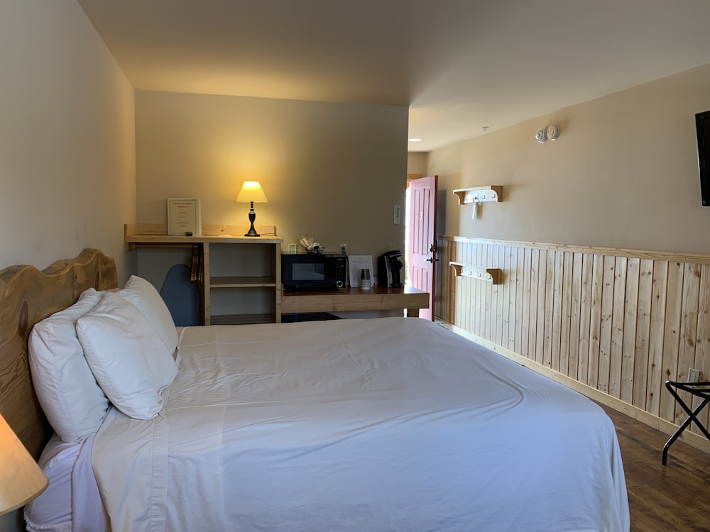 Suite, 1 King Bed, Accessible, River View photo 1