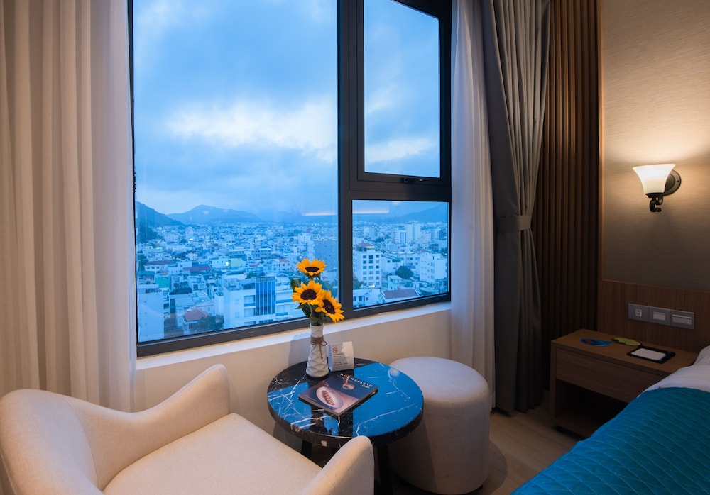 Superior Double with city view - Photo 14