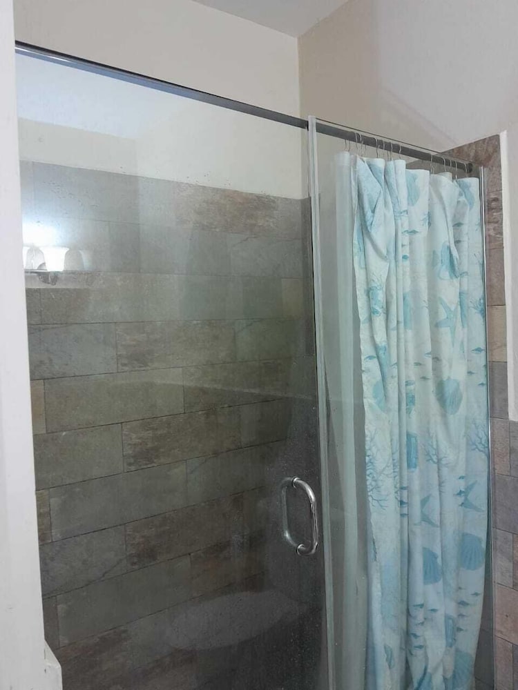 Comfort Townhome, 3 Bedrooms, Kitchen photo 2