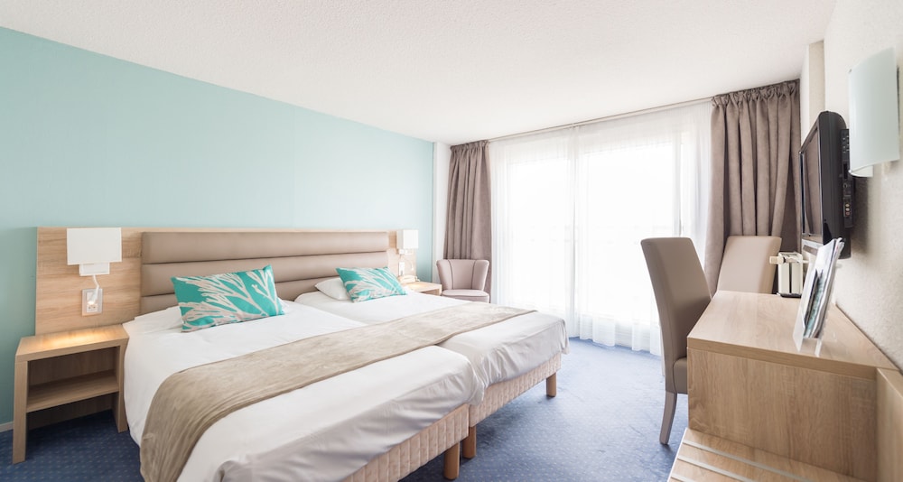 Comfort Double or Twin Room, Sea View - Photo 3