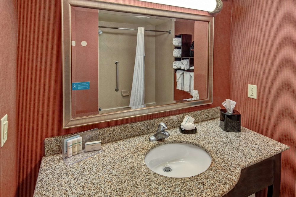 Room, 2 Queen Beds, Accessible (Hearing) - Photo 4