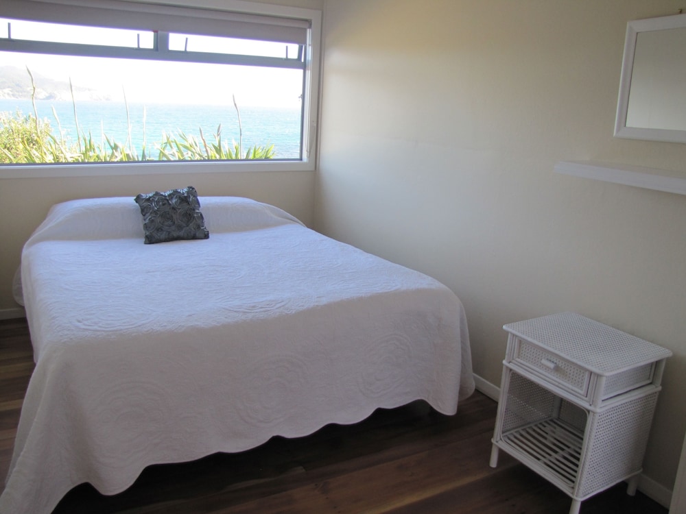 Waterfront Cottage photo 3