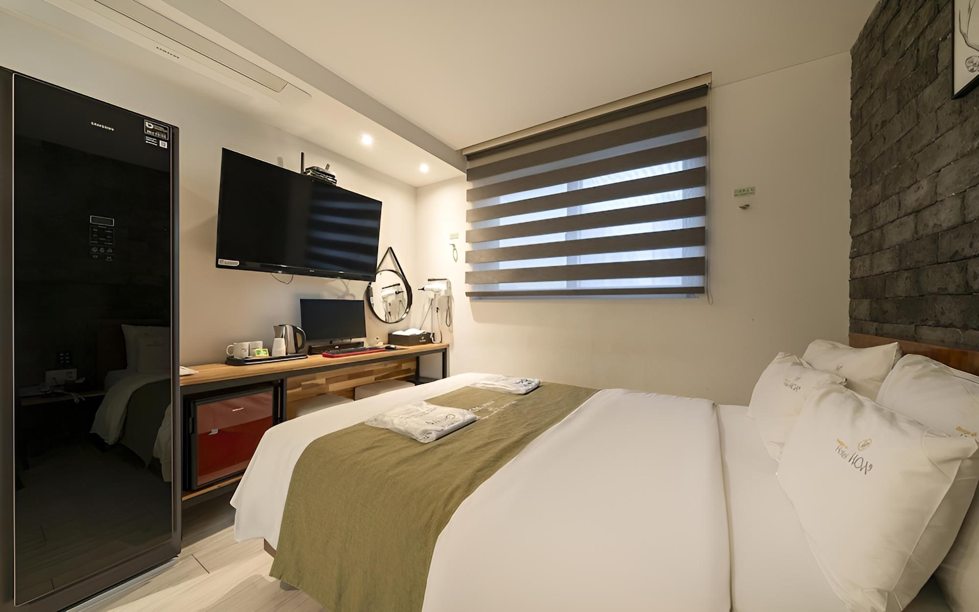 Room (Standard Premium (Netflix Disney+ sty) - Photo 4