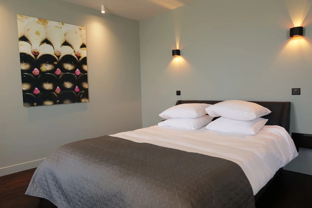 Classic Double Room, Garden View