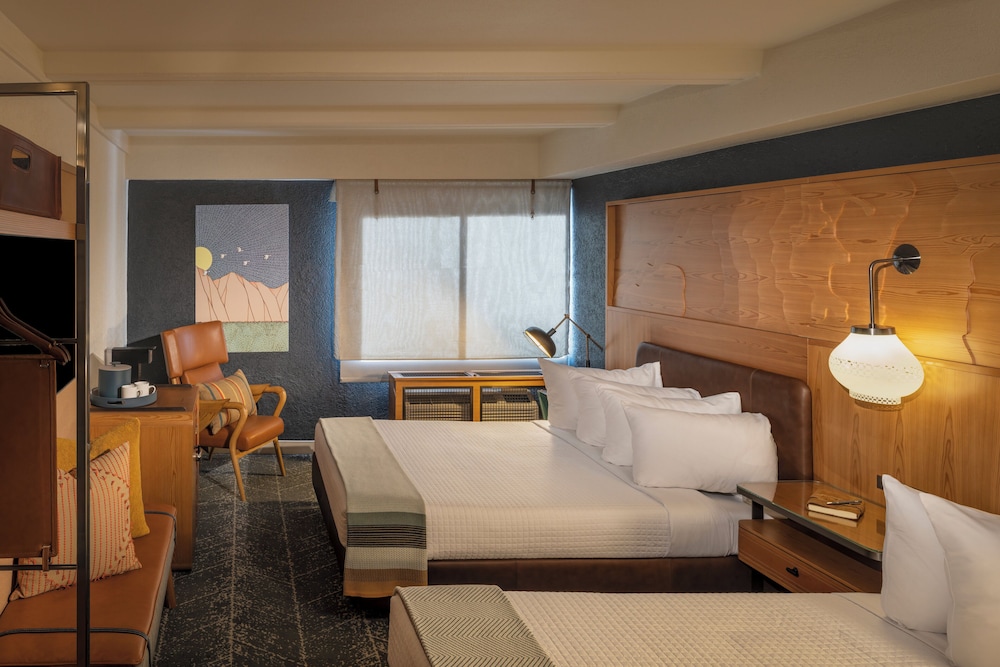 Room, 2 Queen Beds, Harbor View