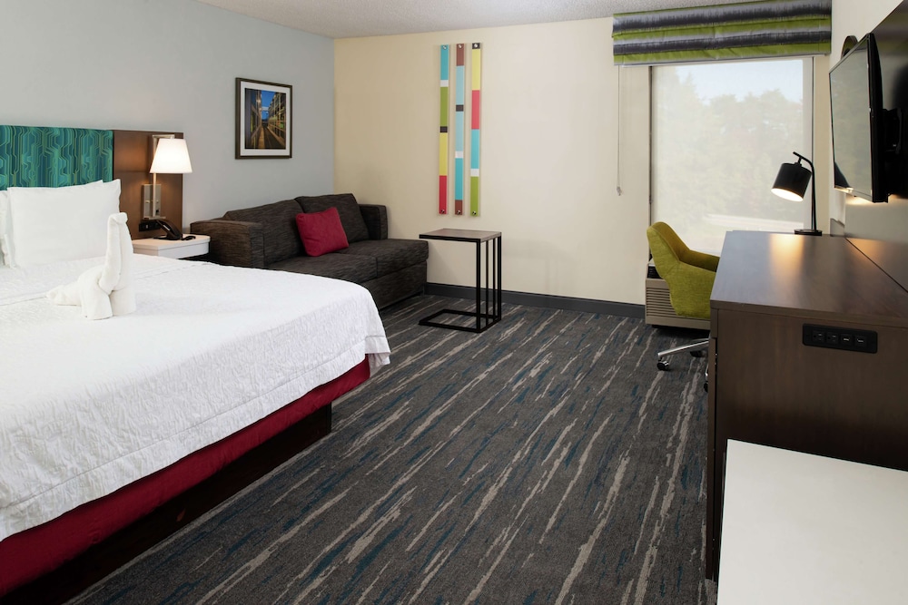 Room, 1 King Bed, Bathtub - Photo 3