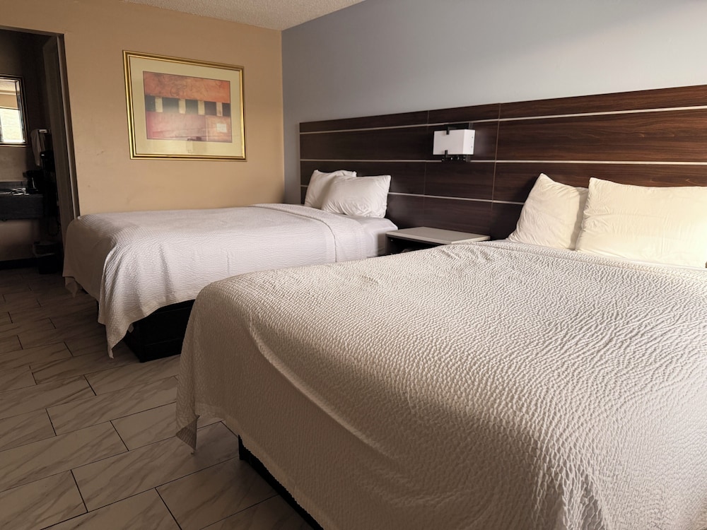 Room, 2 Queen Beds, Non Smoking photo 2
