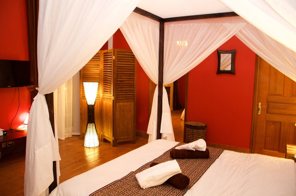 Romantic Suite, 2 Bedrooms, Terrace, Garden View photo 2