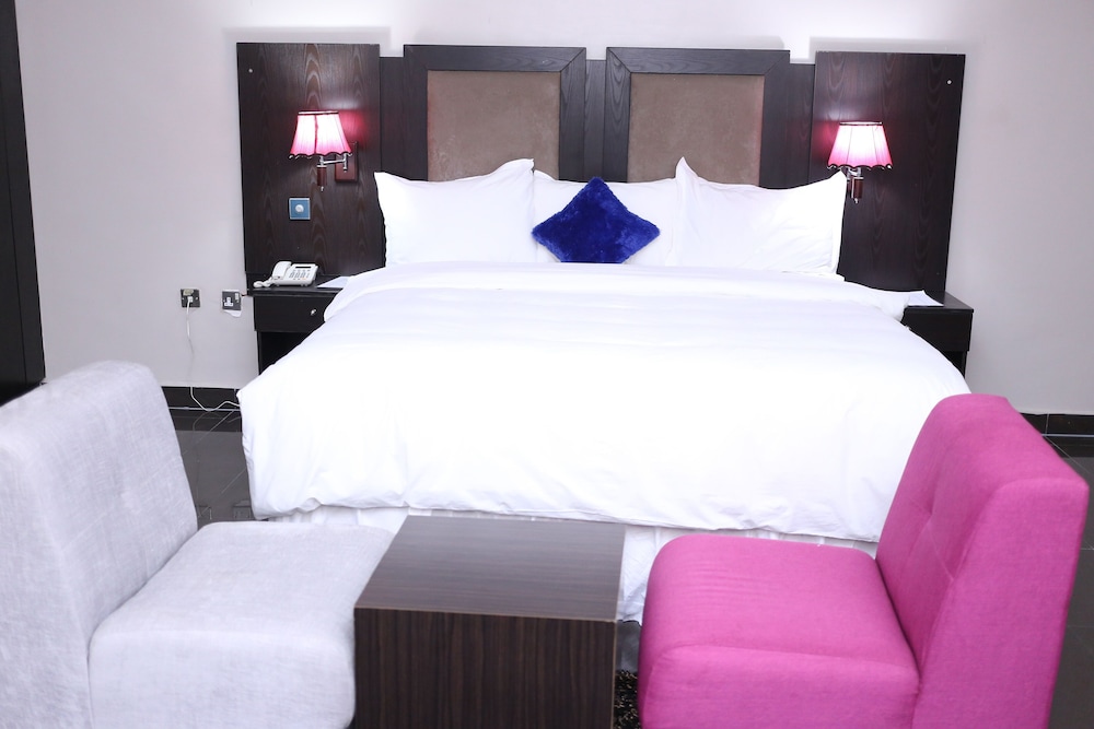Royal Room - Photo 4