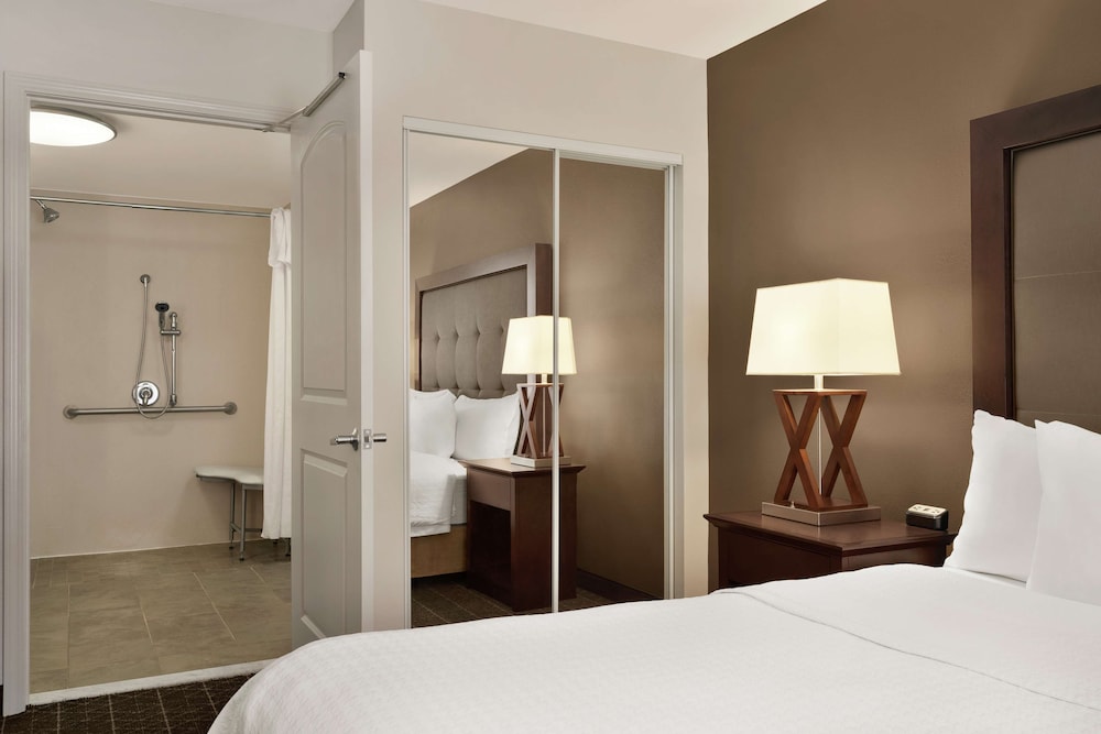 Suite, 1 King Bed, Accessible (Mobility & Hearing, Roll-in Shower) photo 2