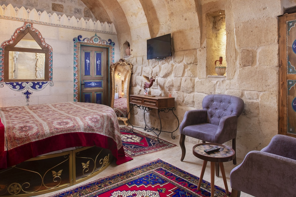 Jacuzzi Suite - Photo 8