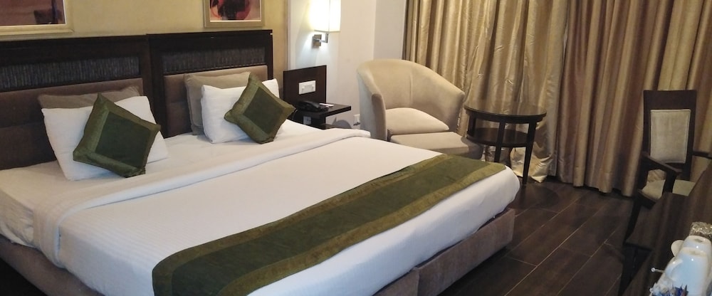Executive Room, 1 Queen Bed photo 2