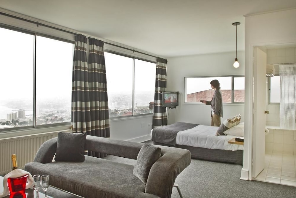 DELUXE DOUBLE ROOM WITH LATE CHECK OUT photo 2