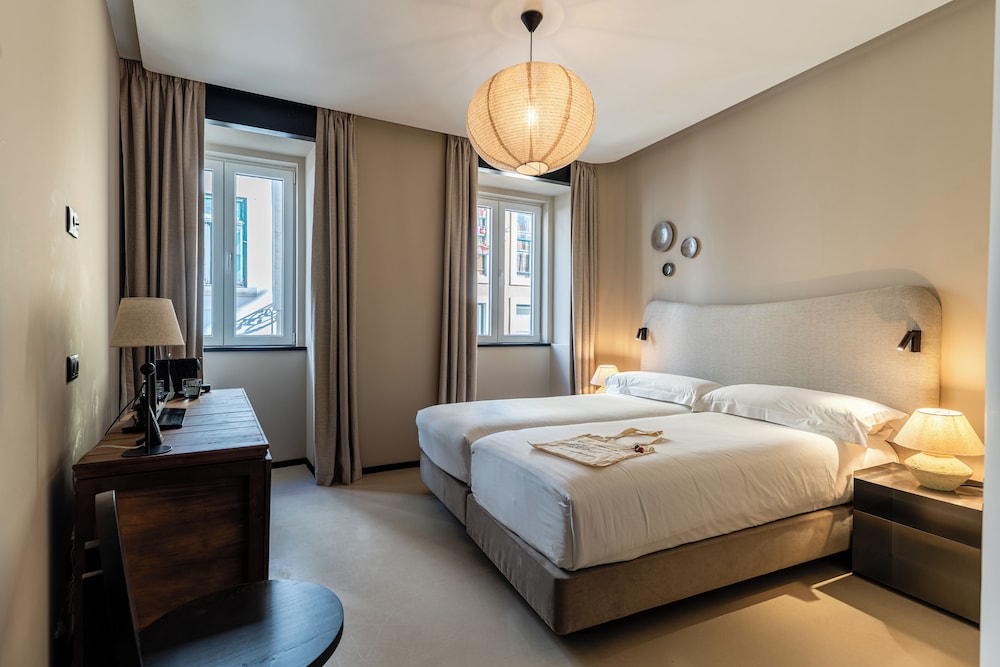 Deluxe Double or Twin Room photo 1