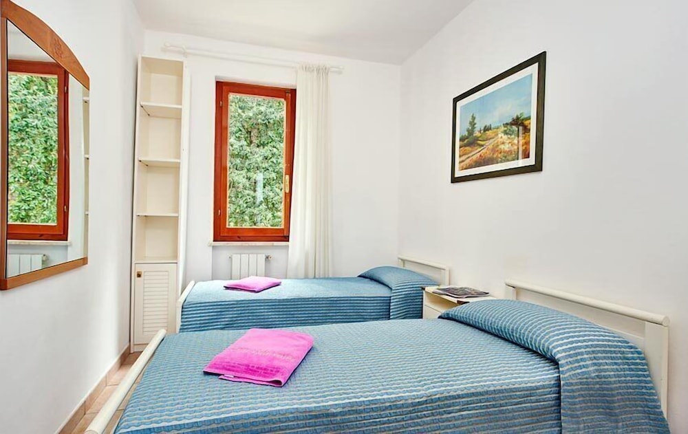 Standard Room (Family) photo 2