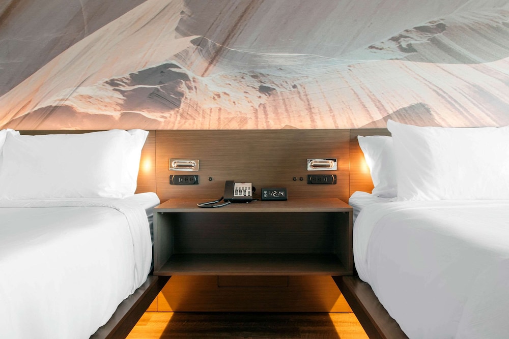 Standard Room, Multiple Beds, Non Smoking (Large) - Photo 3