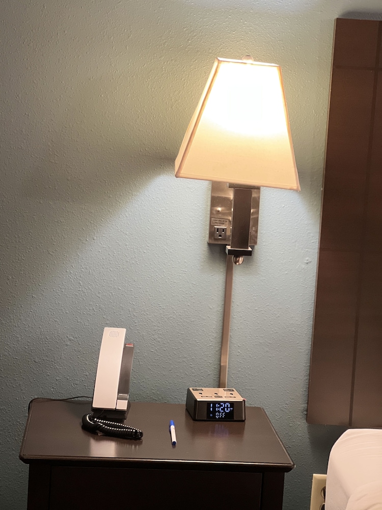 Room,1 King Bed, Accessible, Non Smoking - Photo 1