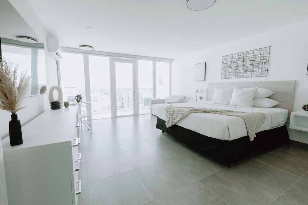 Superior Studio, 1 King Bed with Sofa bed photo 1