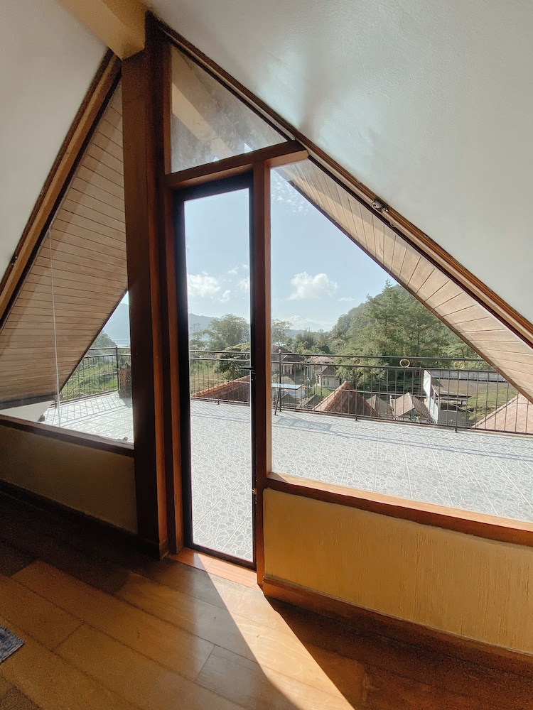 Deluxe House, Balcony, Lake View photo 2