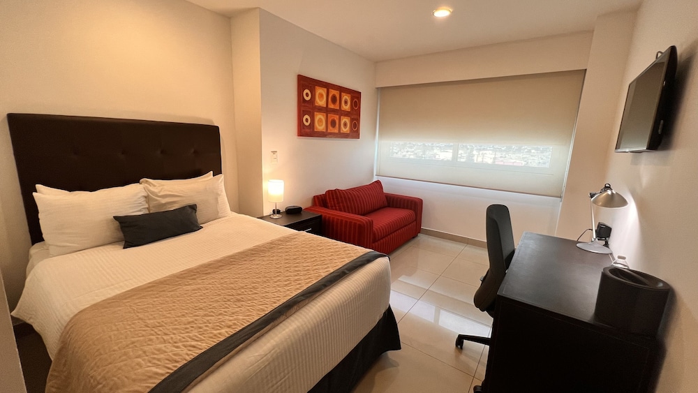 Standard Room, 1 King Bed - Photo 2