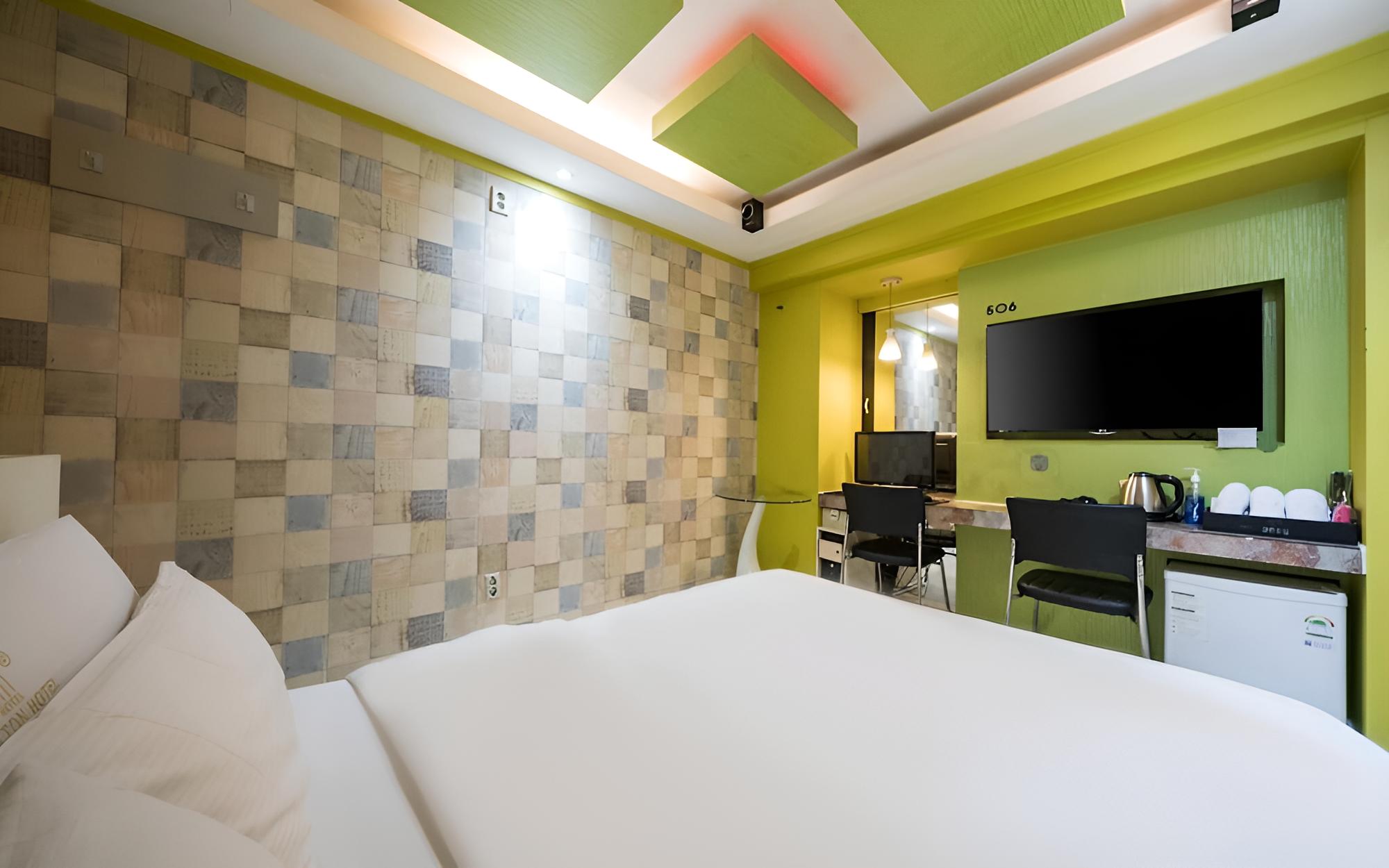 Room (Standard (OTT)) - Photo 5