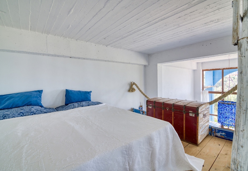 Family Apartment, Multiple Beds, Garden Area (Loft Atelier Apartment Heraklion) photo 1