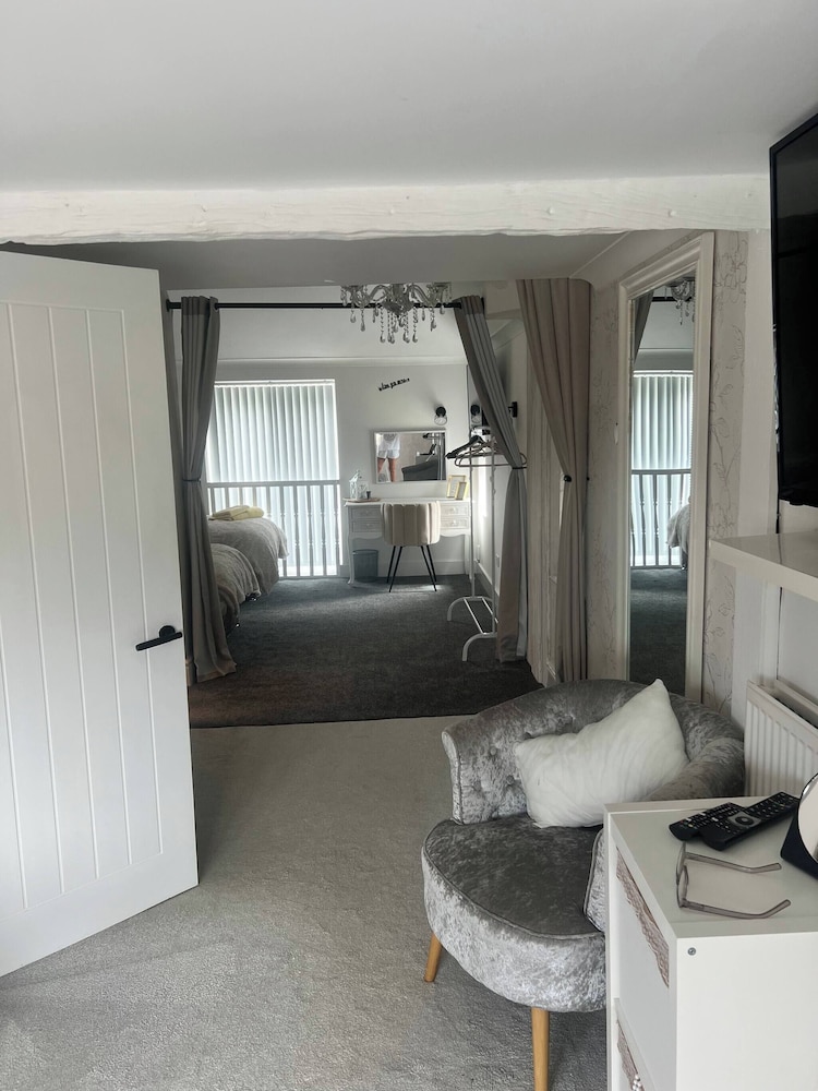 Staysolihull, Large Spacious Corner House,, 사진 8
