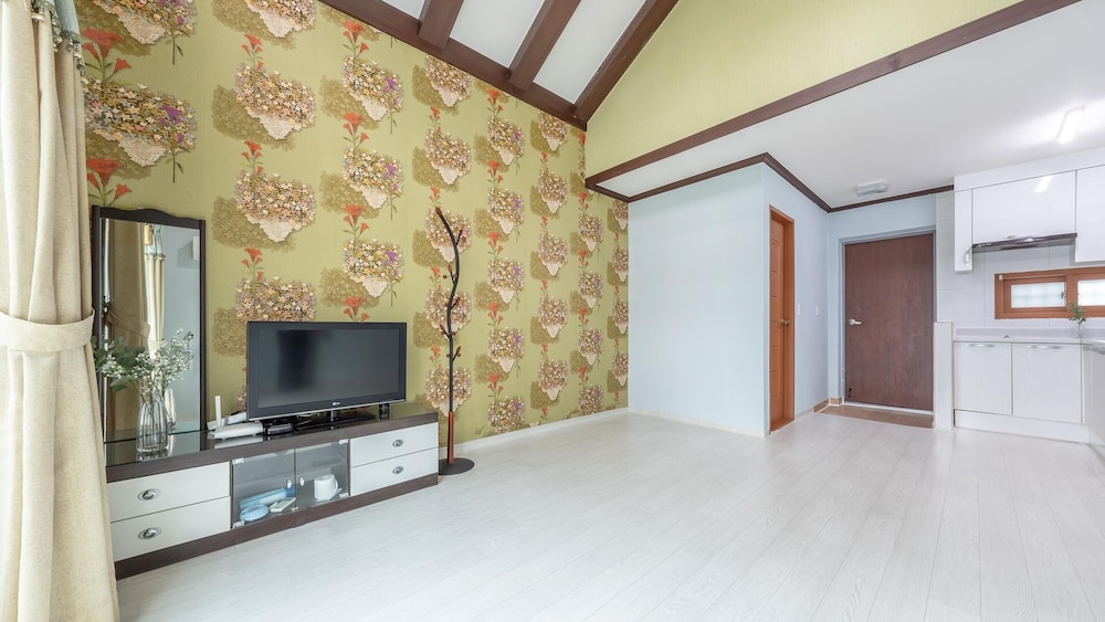 Basic Room, 1 Bedroom (room202) - Photo 6